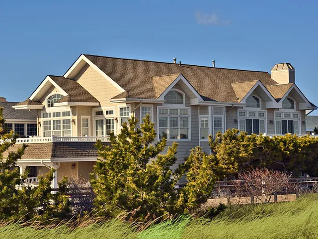 Victory Dunes - front exterior